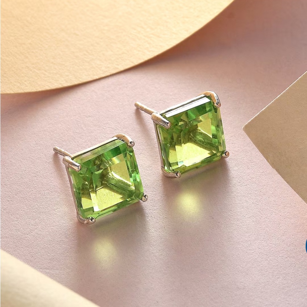 🗽Chartreuse Quartz Solitaire Stud Earrings in Platinum Over Sterling Silver